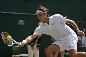 Federer-record: finale n. 11 a Wimbledon verso l’ottavo urrà. Quanto amore c’è fra il tennis e lui…