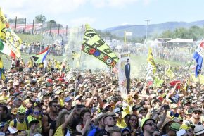 Il pubblico, i piloti, le moto del Moto Gp d’Italia By Nikon Gallery