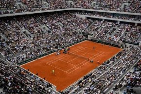 Più di 8.000 casi al giorno in Francia, ma il Roland Garros si giocherà a porte aperte