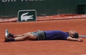 Roland Garros, Musetti fa il “mago”, sconfigge Cecchinato in cinque set ed approda agli ottavi