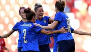 C’è un’Italia vicina alla qualificazione ai mondiali di calcio, è la femminile