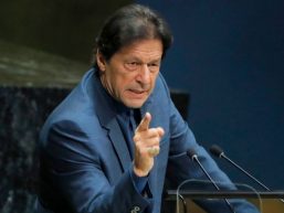 La caduta di Khan: dal cricket alla politica…