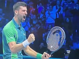 Supremazia spietata di Djokovic. Spegne il sogno di un fantastico Sinner ed è sette volte Maestro