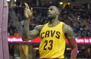 LeBron scrive a LeBron: congratulazioni Giovane Re!