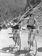 Bartali-Coppi, il Giro numero 100 sfata una leggenda sbagliata. In strada erano rivali leali, fuori… amici!
