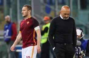 Totti passa al Burraco con Ilary: il calcio dovrebbe fare un ripensamento su fantasia e appartenenza