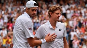 Fermateli! No, non fermateli! Wimbledon esagera: “gli alberi” vanno avanti troppo, Rafa e Nole troppo poco….