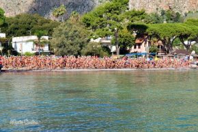 Nuoto in acque libere: non Superman ma uomo qualunque col costume da spiaggia!