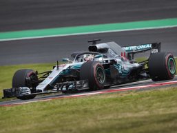 Hamilton non perdona: disfatta della Ferrari alle qualifiche del Gp di Formula 1