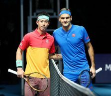 La caduta di Roger Federer contro Kei Nishikori
