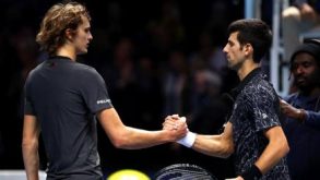 Il crollo di Djokovic nella finale del Masters: vincono i 21 anni di Zverev