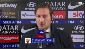 Totti è tornato in campo! Purtroppo, non da calciatore ma sempre per la Roma