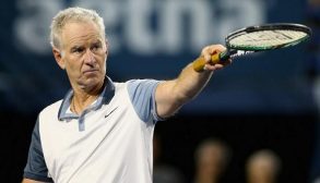 John McEnroe compie 60 anni e si trasforma in buono