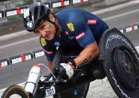 Tenacia, determinazione, umiltà, voglia di vivere, amore per lo sport, miracoli: perché amiamo Zanardi