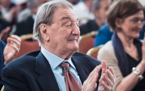 Alberto Michelotti compie 90 anni: “Arbitrai Pelè e Beckenbauer, due gentleman. Smisi a 55 anni ma andai a fischiare in America. Poi lirica, lavoro e tv Parma”