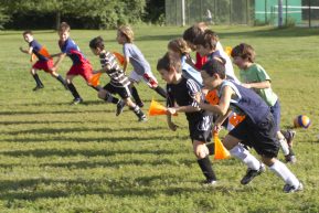 Smartphone, cellulare e tablet ai bambini? La soluzione è lo sport all’aria aperta