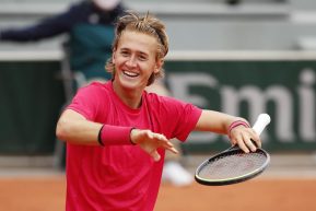 Roland Garros, day 7: Tre debuttanti agli ottavi, Berrettini KO!