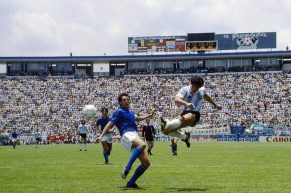 Addio, Maradona: patrimonio dell’umanità che ha sfidato l’impossibile