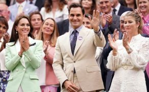 Wimbledon, il Royal Box ha un ospite d’onore. Federer sommerso dagli applausi (video)