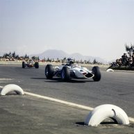 Formula Grand Prix – Il colmo per un pilota? Ricevere lezioni di guida da Graham Hill