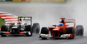 Formula Grand Prix – Alonso come la tigre della Malesia: uno scatto d’orgoglio contro “Checo” Perez