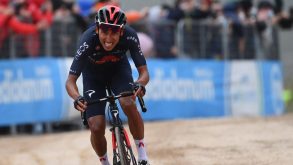 Giro in Testa – Il ritorno di Bernal: l’aquila colombiana si veste di rosa sul Gran Sasso