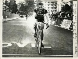 Giro in Testa – La prima di Gianni: Motta trionfa a Biella, Anquetil conquista il Giro
