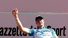 Giro in Testa – Savoldelli plana in Belgio: il Falco va subito in rosa a Seraing