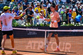 Briciole dal Foro Italico, Joao e il parrucchiere ungherese che spegne la torcida